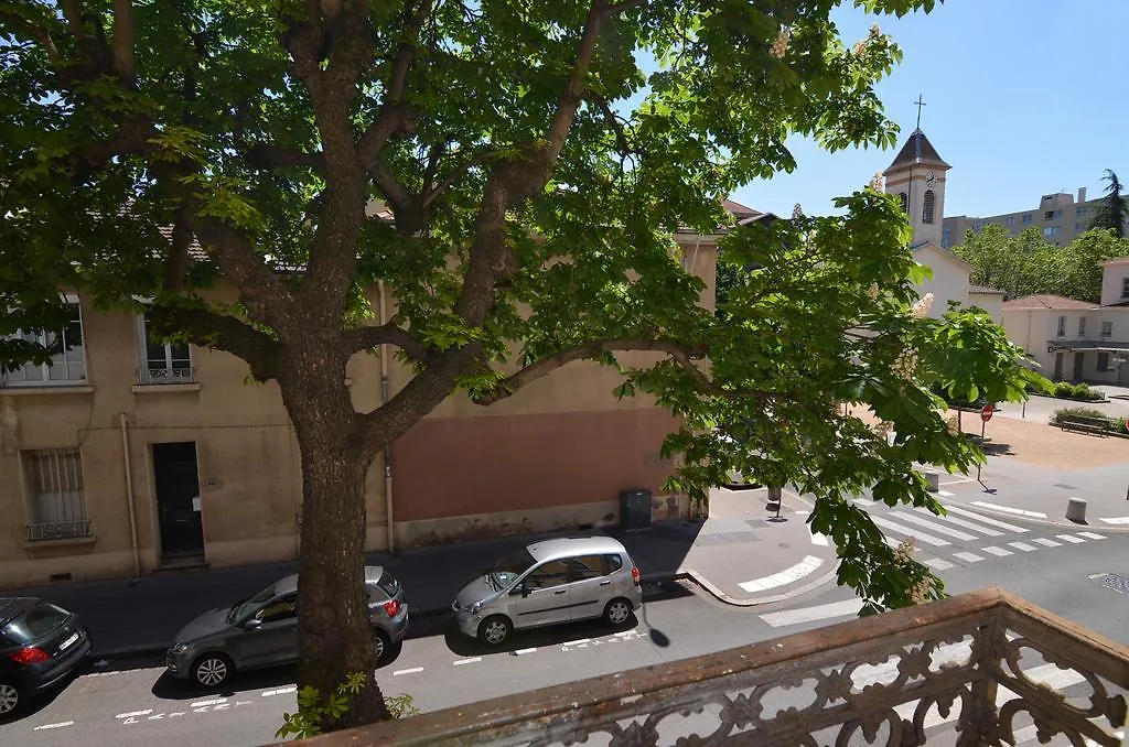 Le Petit Lumiere Hotel Lyon Apartment