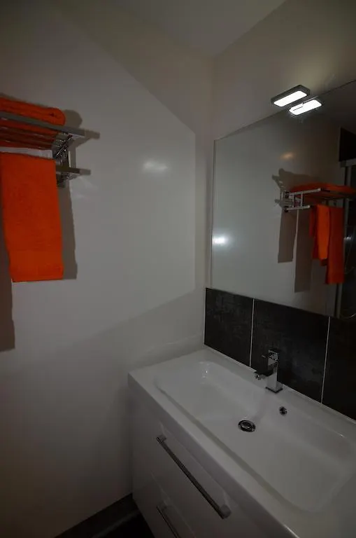 Le Petit Lumiere Hotel Lyon Apartment